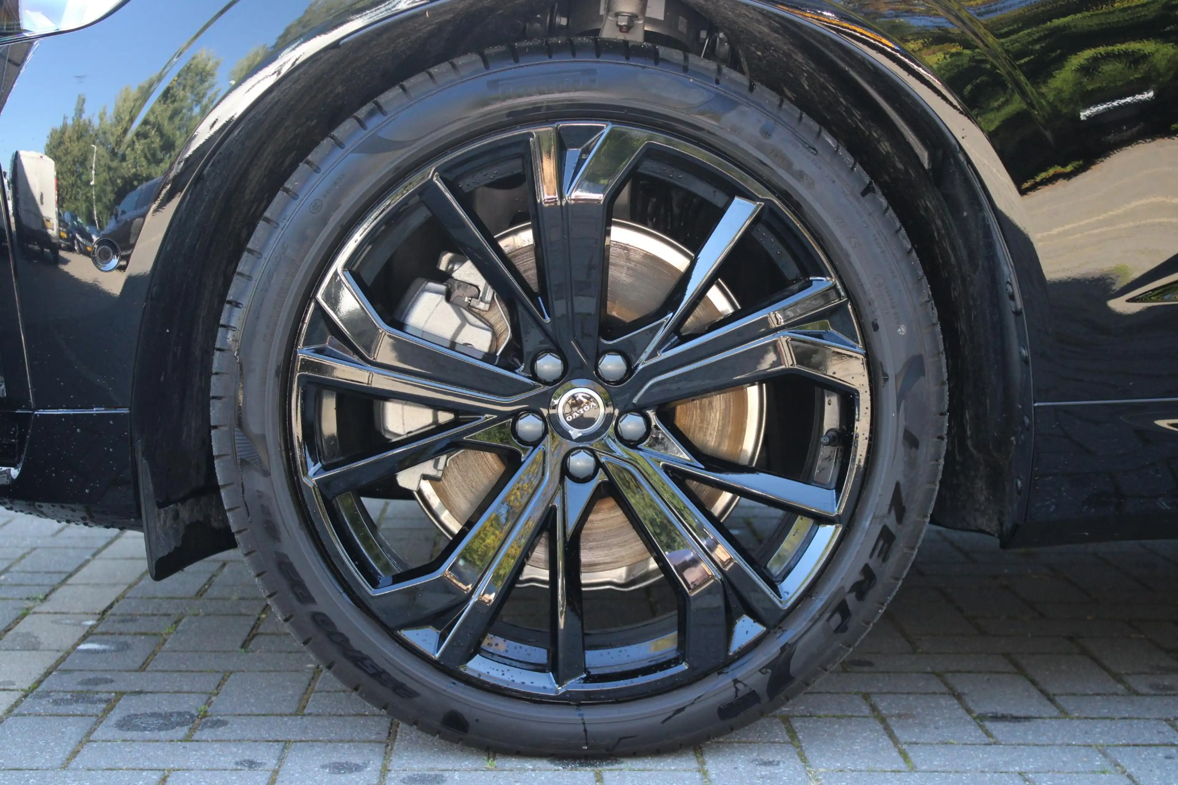 Volvo XC60 T6 Plug-in hybrid AWD Ultra Black Edition | Luchtv — photo 6