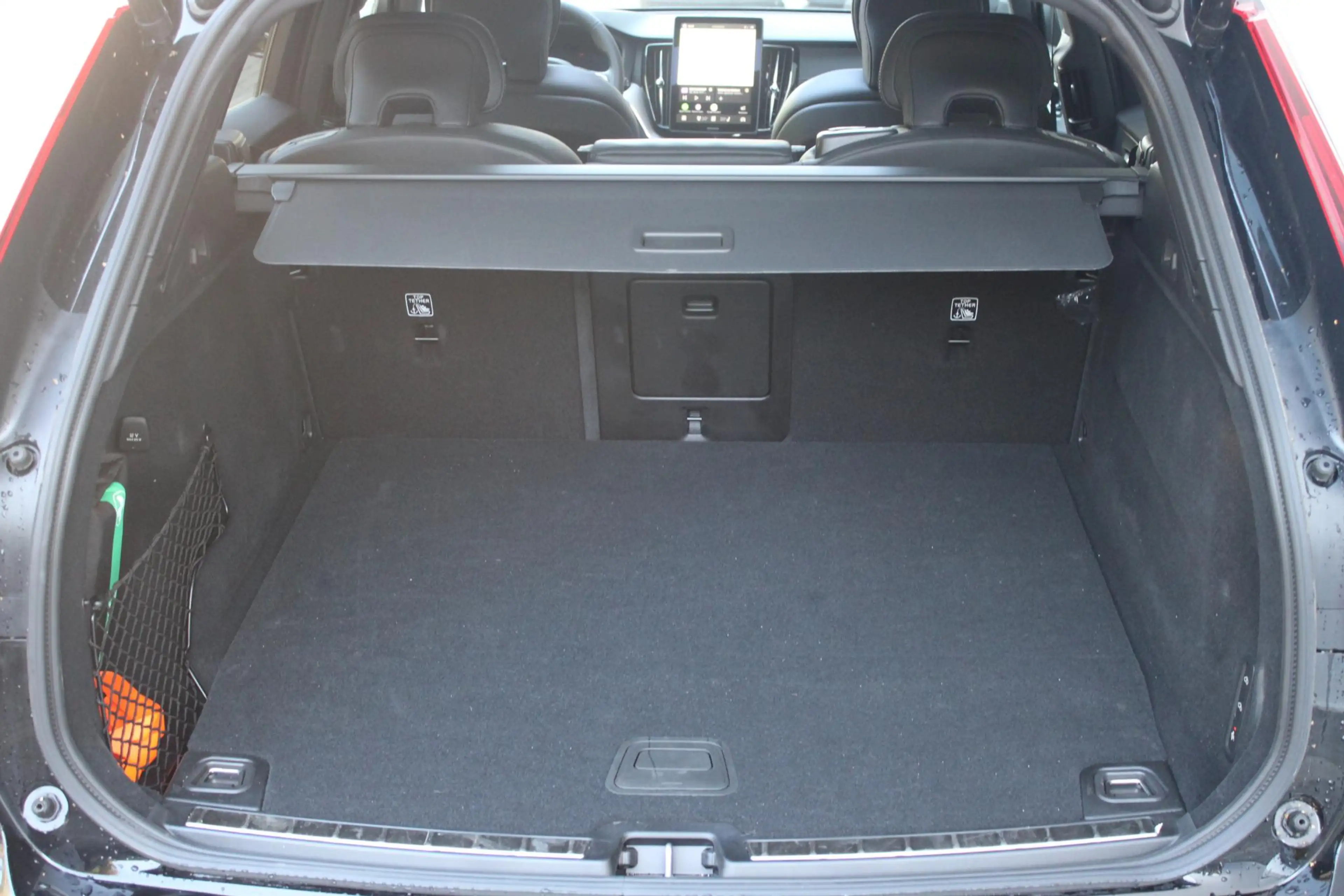 Volvo XC60 T6 Plug-in hybrid AWD Ultra Black Edition | Luchtv — photo 9