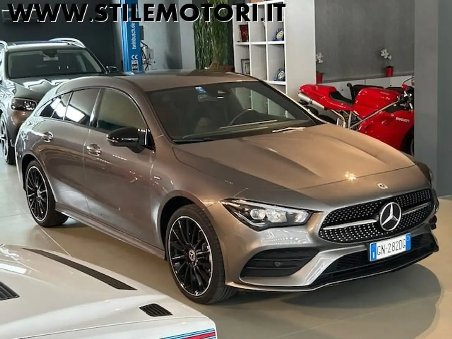 Mercedes-Benz CLA 250 Ibrida e phev (eq-power)Premium Pack AMG Grau - 1