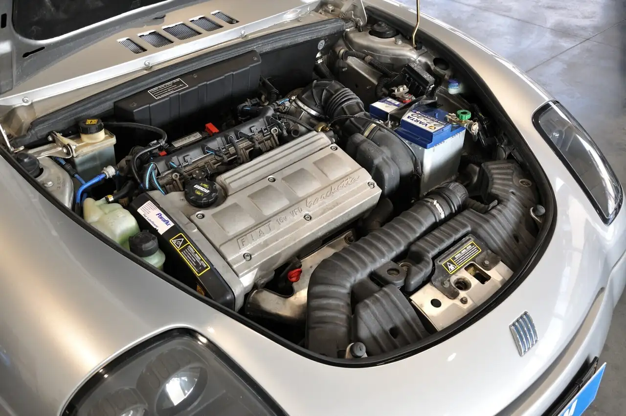 Fiat Barchetta 1.8 16V distribuzione e tagliando, foto 8