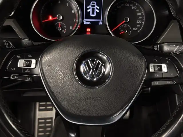 Volkswagen Touran view 16