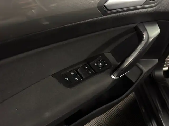 Volkswagen Touran view 6