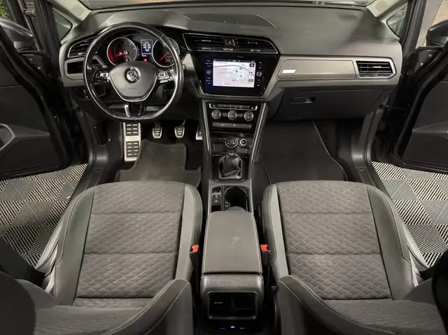 Volkswagen Touran view 12