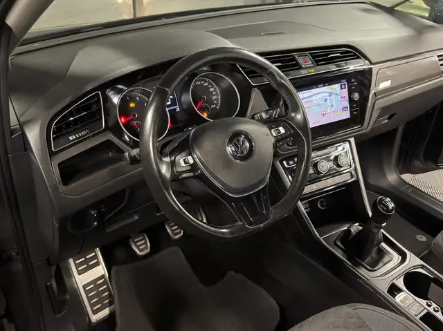 Volkswagen Touran view 7
