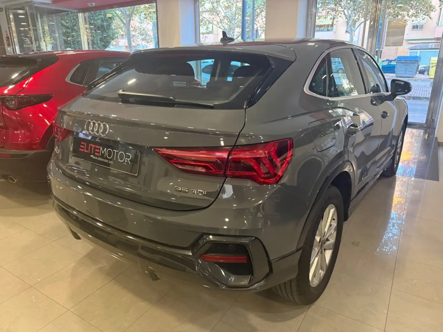 Audi Q3 Sportback 35 TDI Advanced S tronic Gris - 2