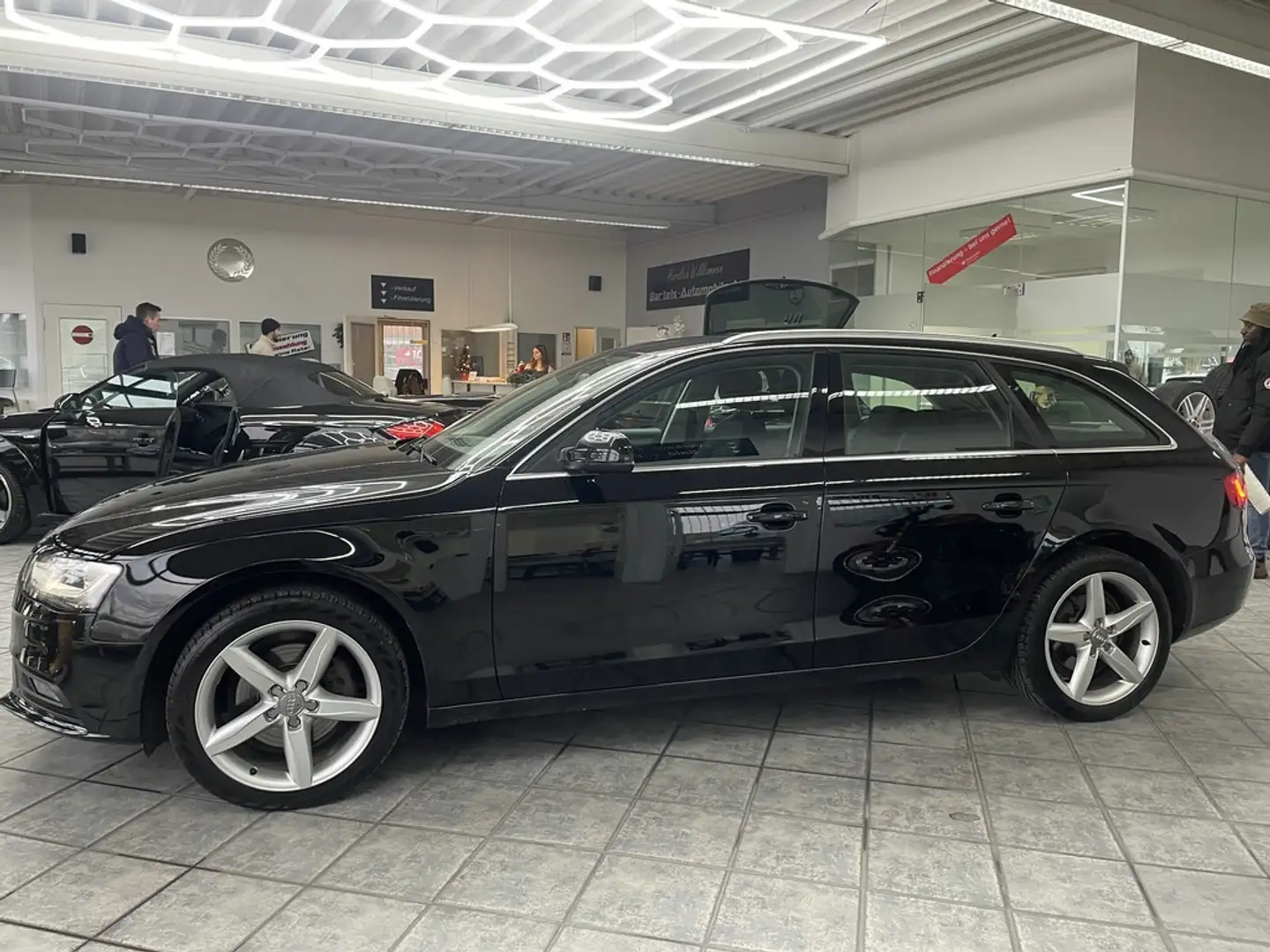 Audi A4 Avant 2.0 TDI Ambiente, 2.Hand, Navi, Xenon Schwarz - 2