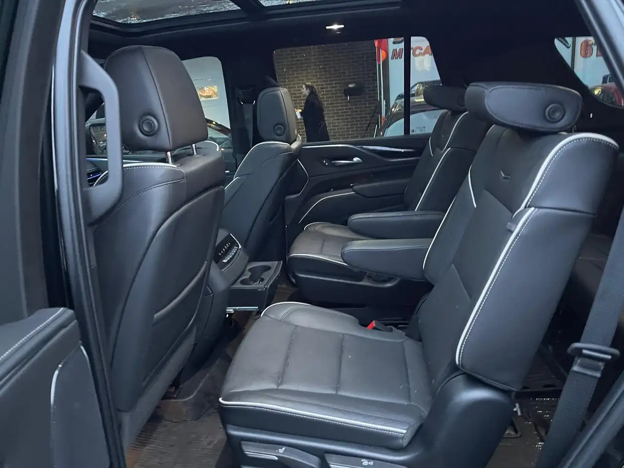 Cadillac Escalade снимка Cadillac Escalade