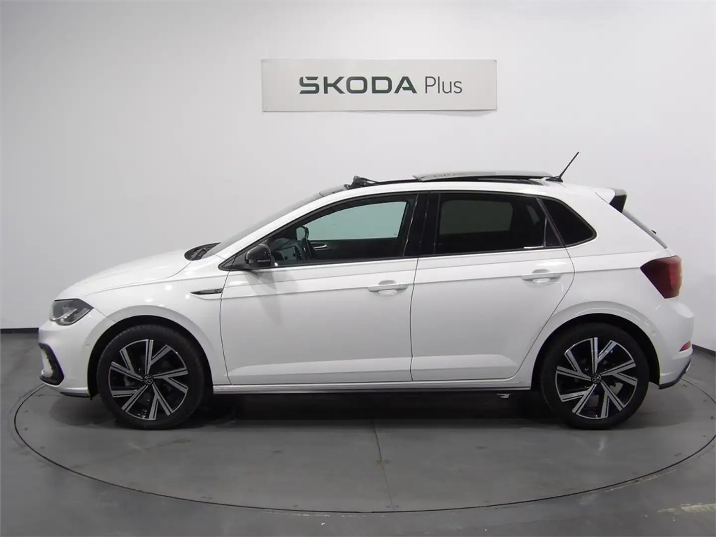 Volkswagen Polo 1.0 TSI R-Line DSG 81kW - 2