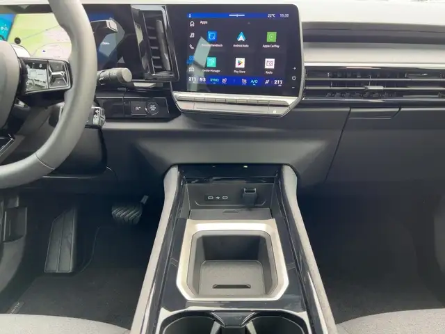 Renault Austral view 12