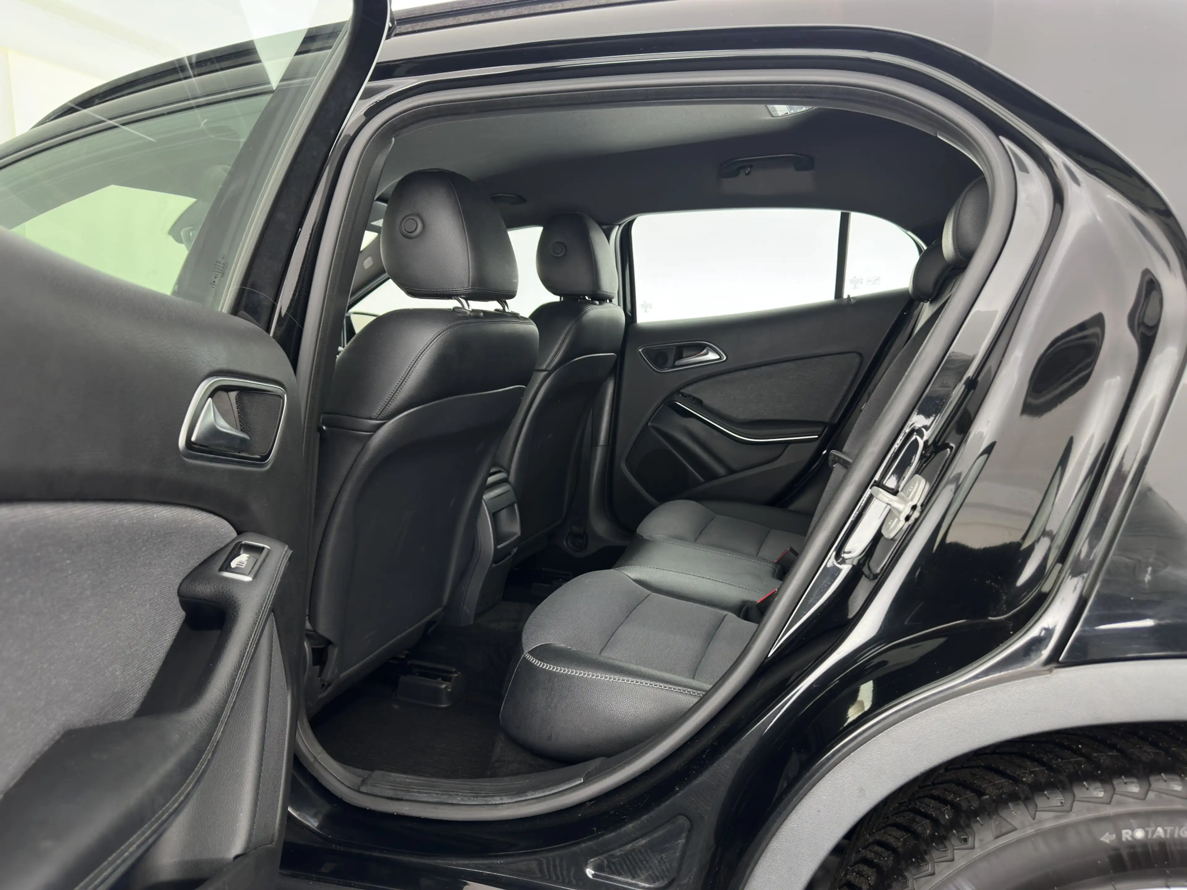 Mercedes-Benz GLA 180 d Lease Edition (INCL-BTW) *LEATHER-FABRIC | XENON — photo 10