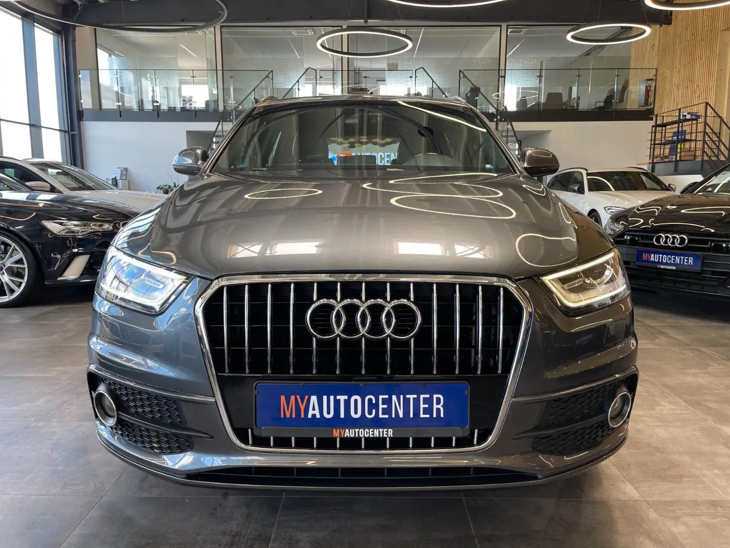 Audi Q3 2.0 TFSI quattro *1.HAND*NAVI*S-LINE PLUS*PDC Grey - 2