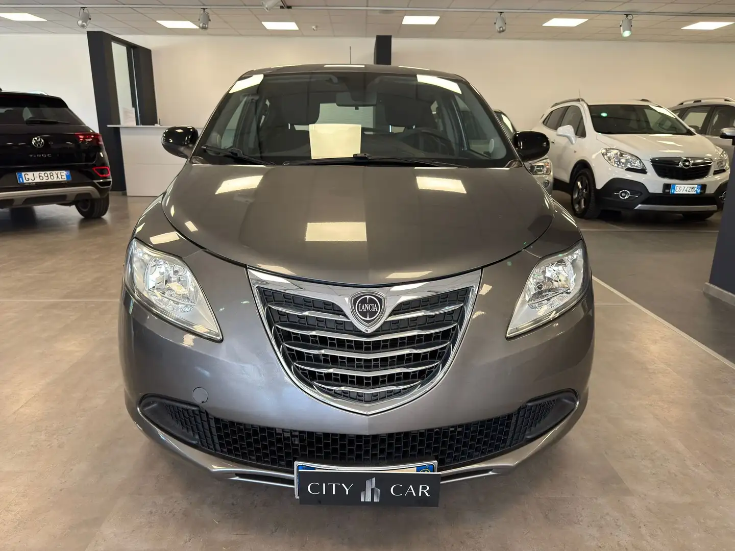 Lancia Ypsilon Ypsilon III 2011 1.2 8v Platinum 69cv Gris - 2