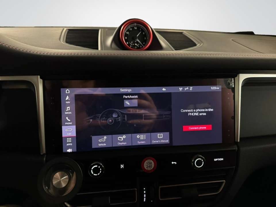 2024 Porsche Macan Base thumb 12