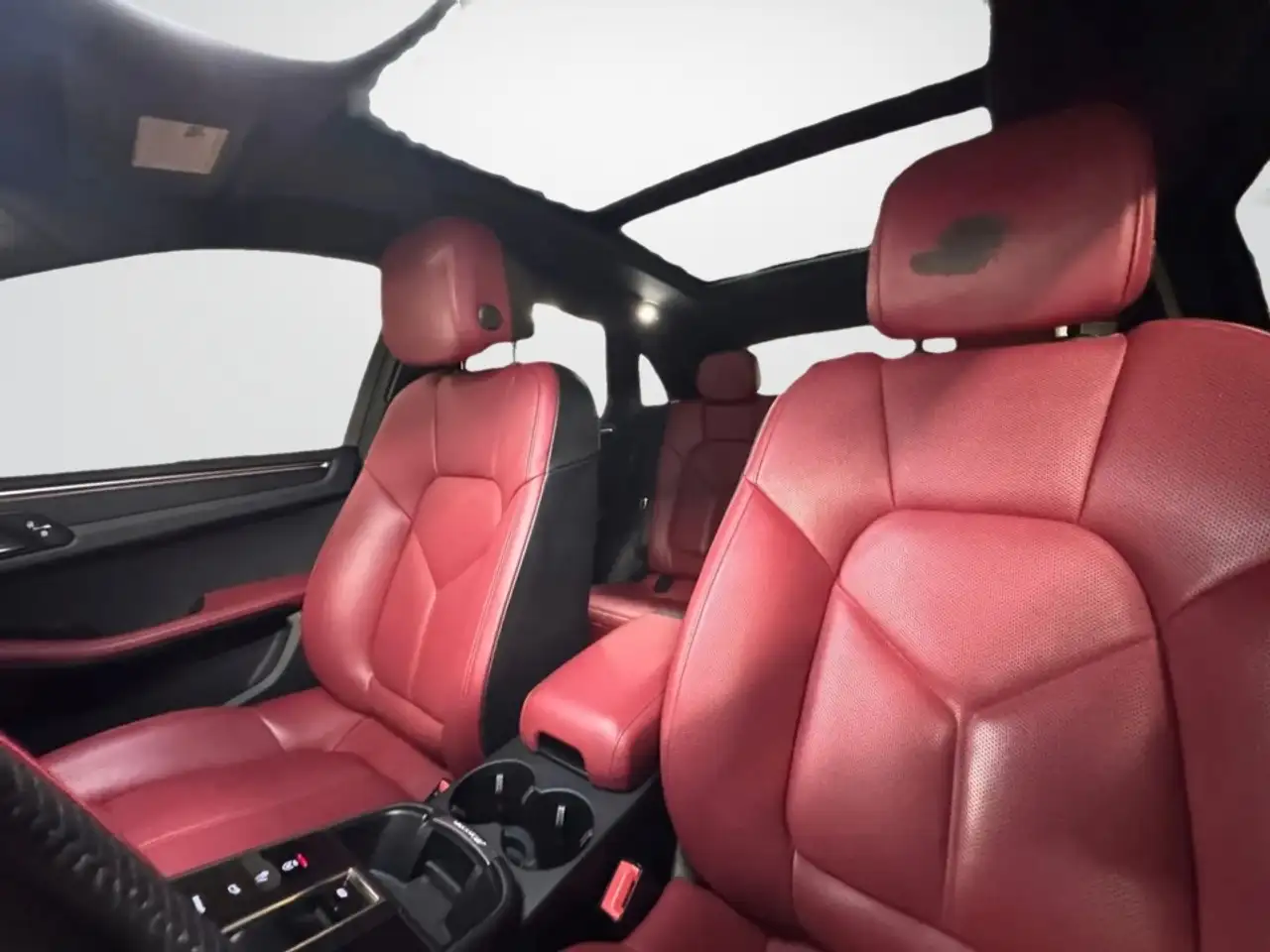 Porsche Macan снимка Porsche Macan