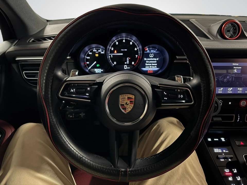 2024 Porsche Macan Base thumb 16