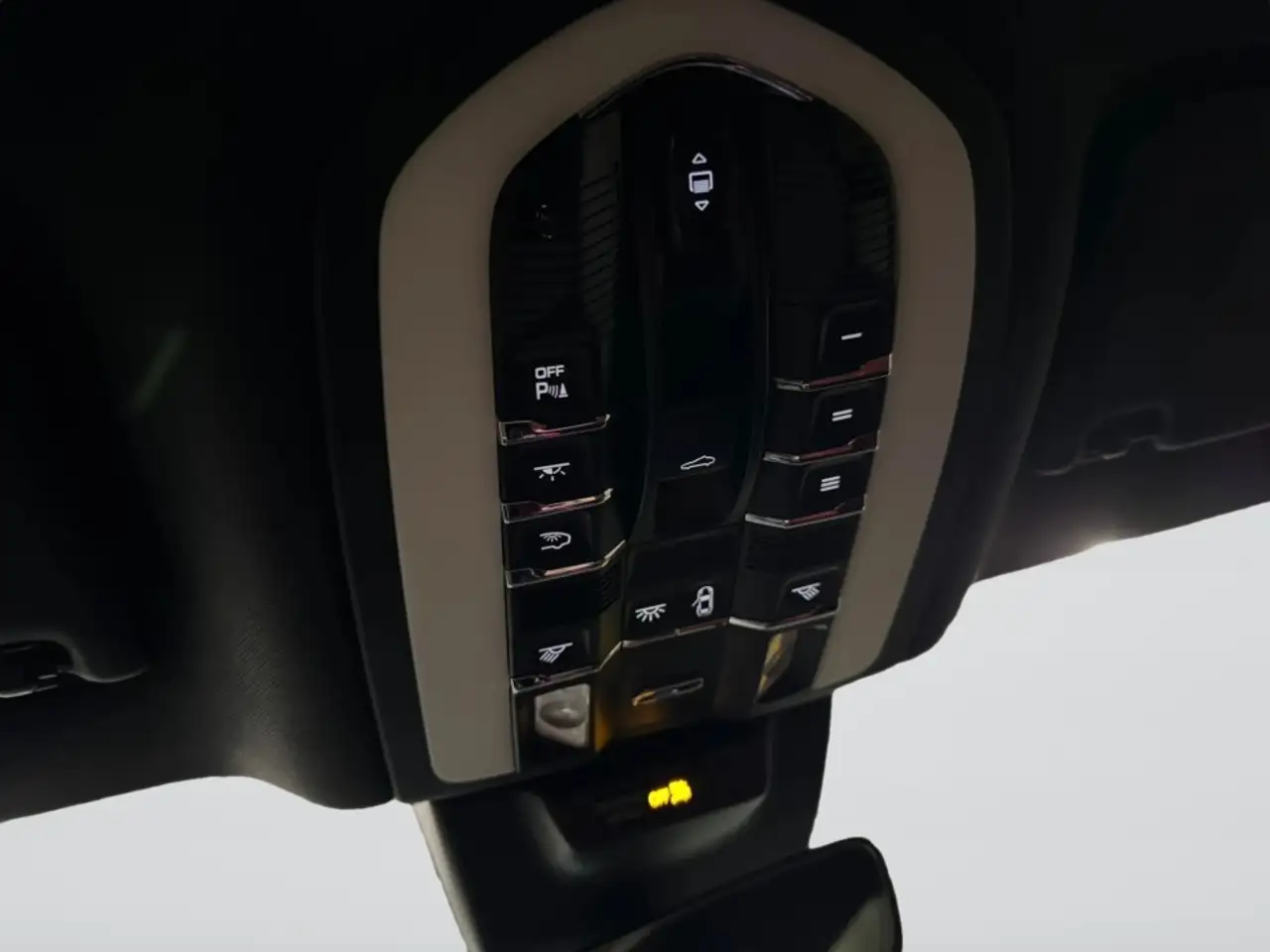 Porsche Macan снимка Porsche Macan