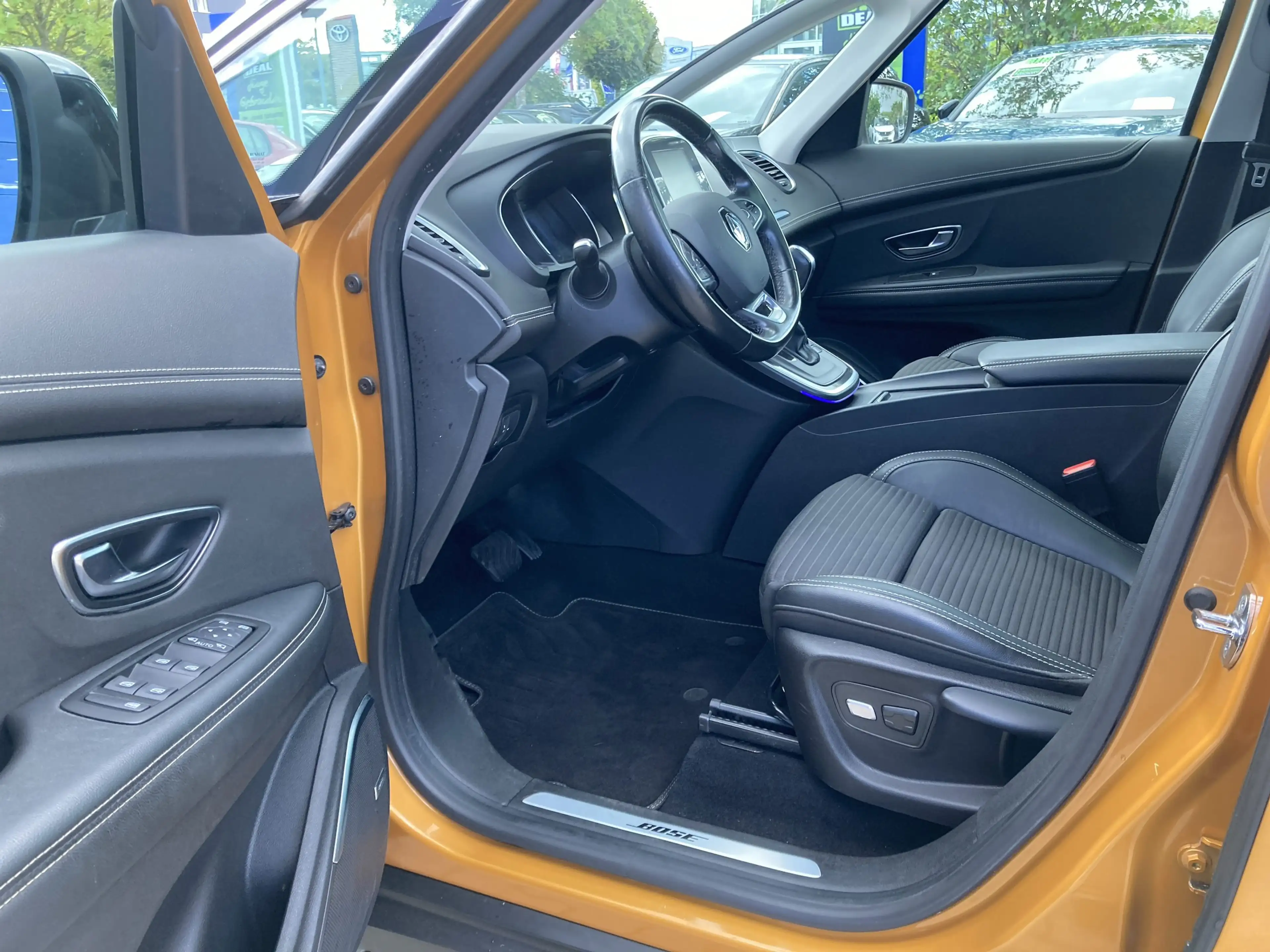 Renault Scenic BOSE Edition Navi+Klima+Panoramadach+Bose — photo 6