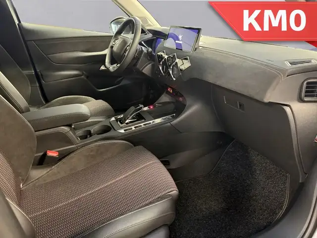 DS Automobiles DS 3 view 14