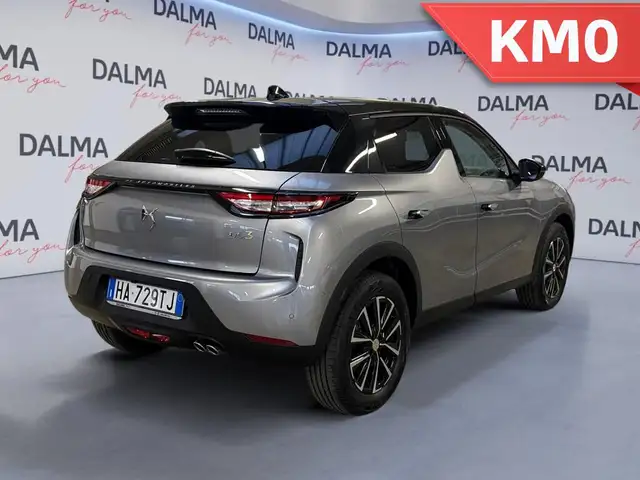 DS Automobiles DS 3 view 5