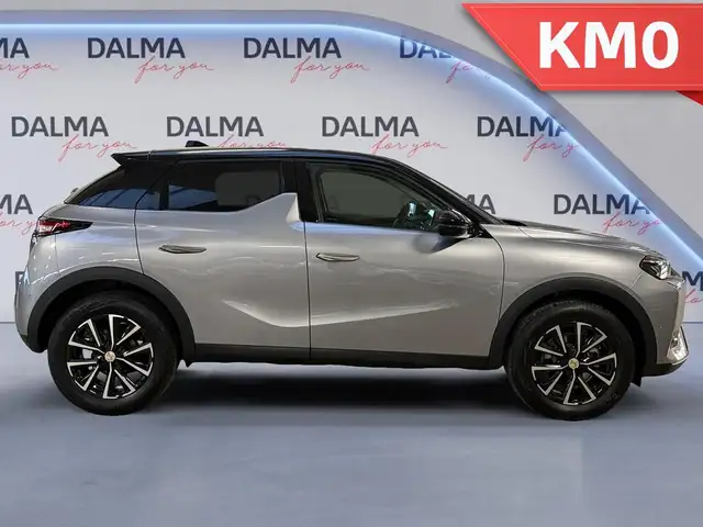 DS Automobiles DS 3 view 6