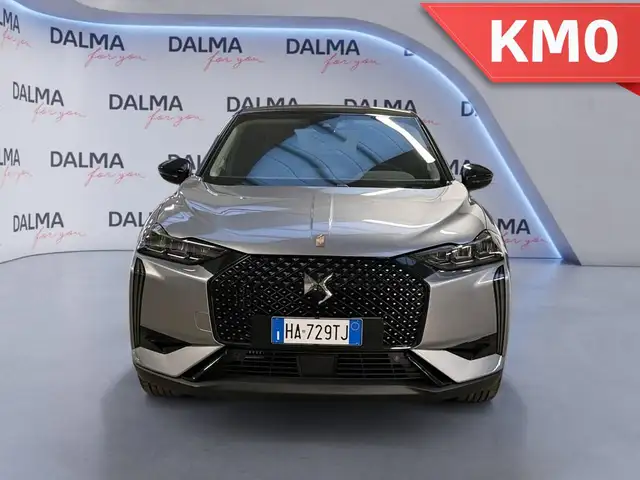 DS Automobiles DS 3 view 8