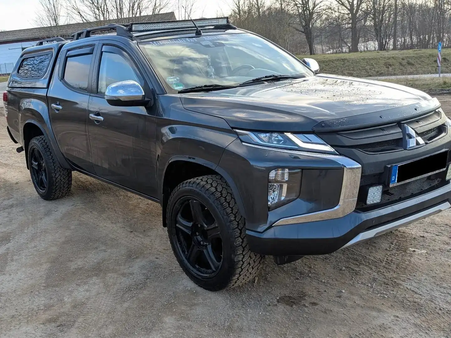 Mitsubishi L200 L200 Pick Up 4x4 +S Grau - 1