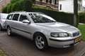 Volvo V70 2.4 Turbo 7 Pers. 200PK Argent - thumbnail 3