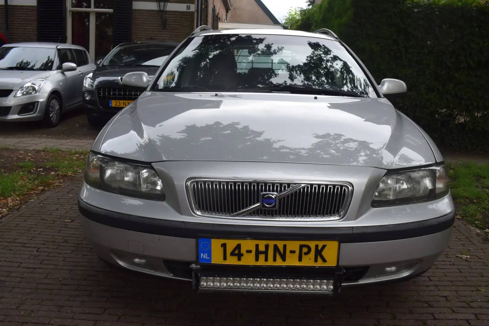 Volvo V70 2.4 Turbo 7 Pers. 200PK Argent - 2