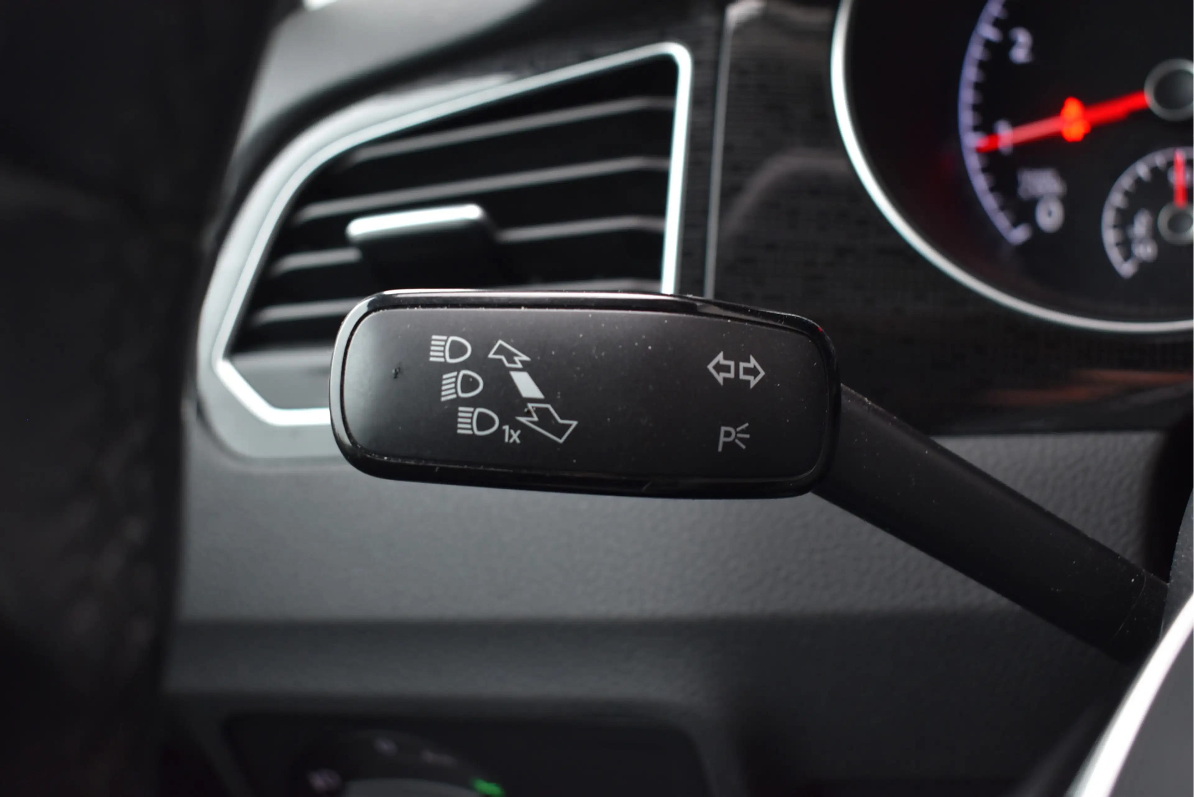 Volkswagen Golf Sportsvan 1.5 TSI ACT Highline Edition Stoelverwarming+massa — photo 37