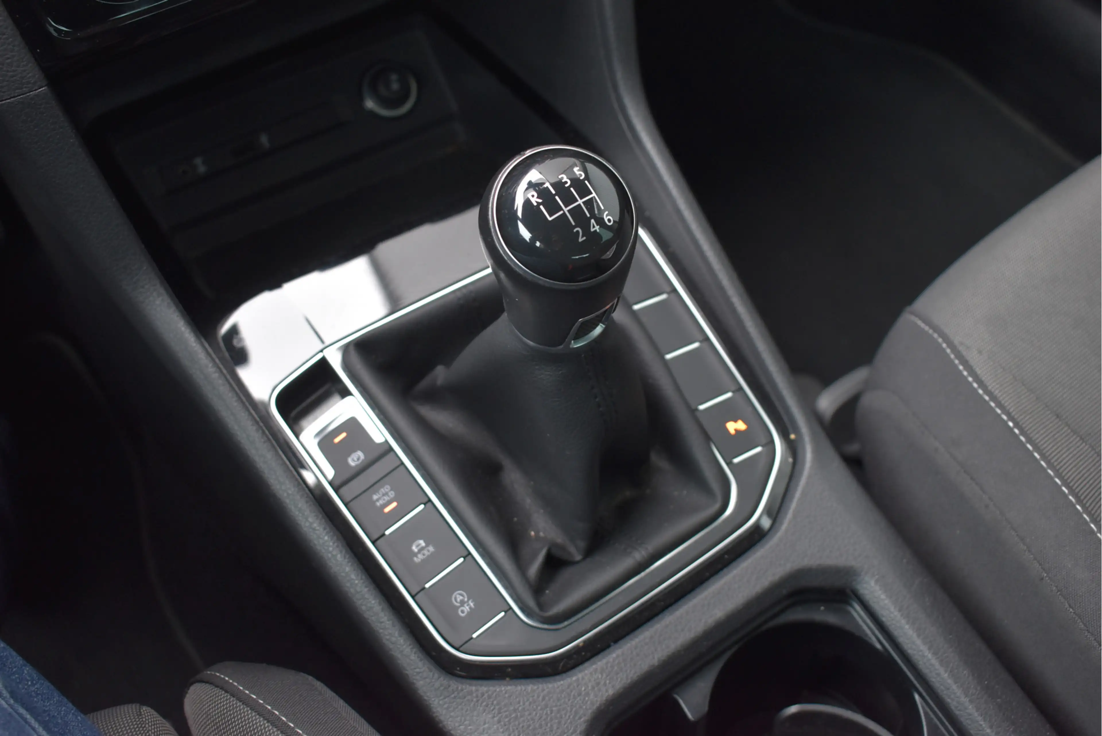 Volkswagen Golf Sportsvan 1.5 TSI ACT Highline Edition Stoelverwarming+massa — photo 32