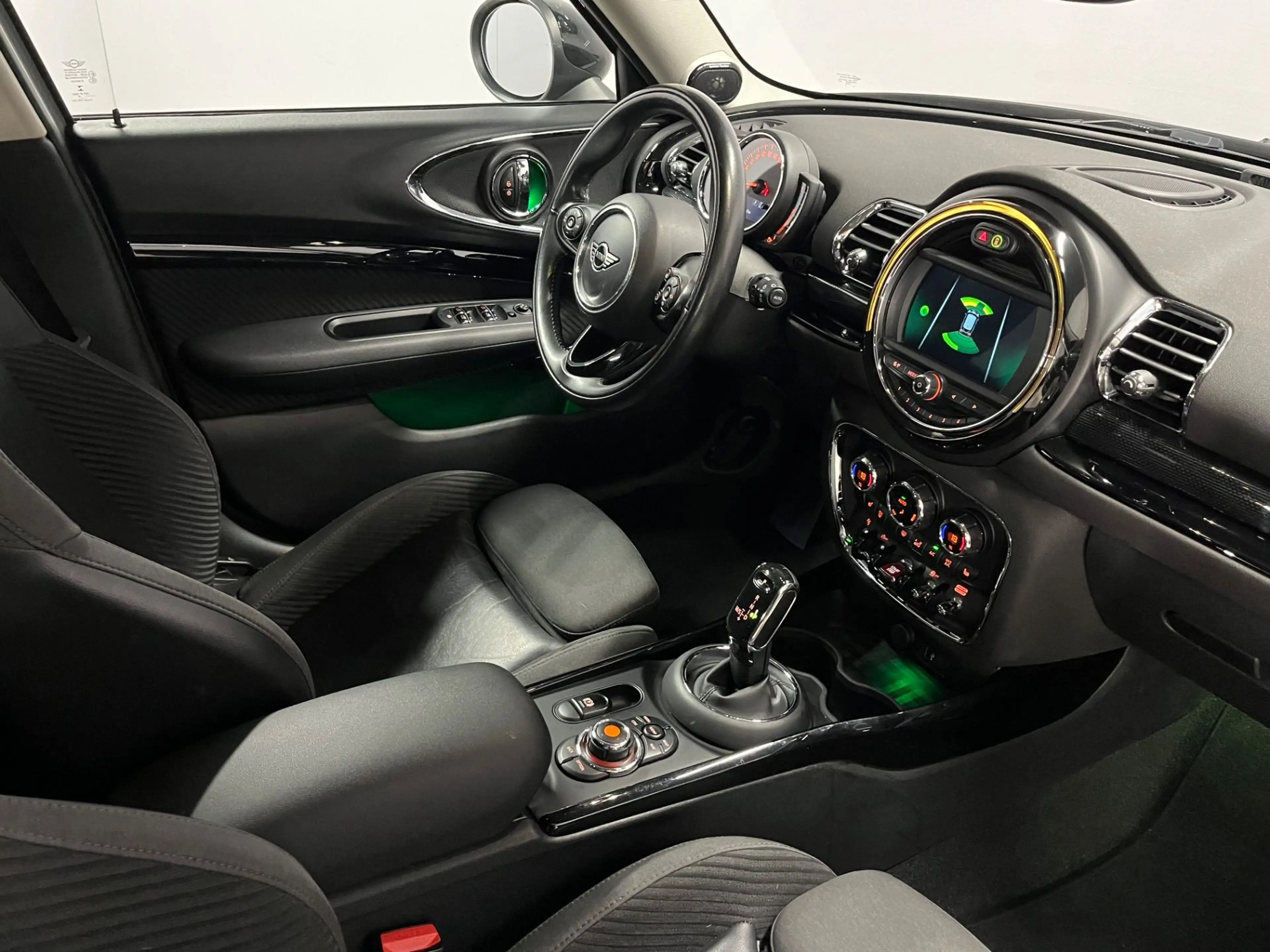 MINI Cooper D Clubman CLUBMAN Cooper Aut. ***Harman-Kardon *** — photo 2