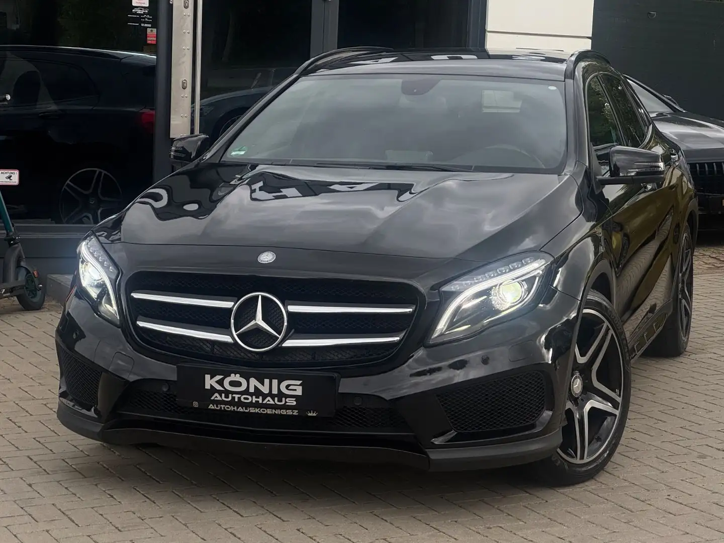 Mercedes-Benz GLA 200 CDI*NIGHT*AMG*SPORT* Noir - 2