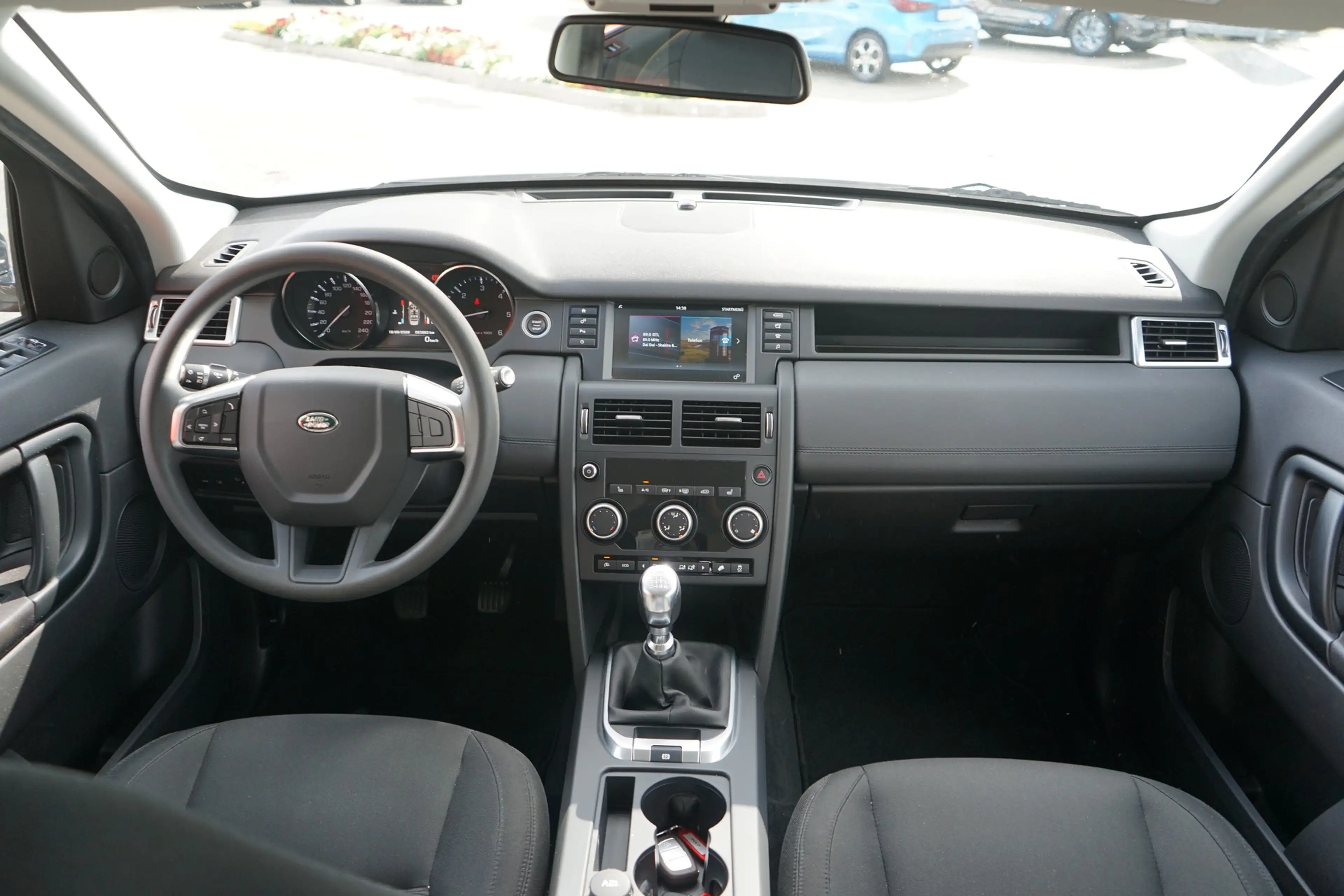 Land Rover Discovery Sport 2.0 4x4 Klima Sitzheizung PDC — photo 11