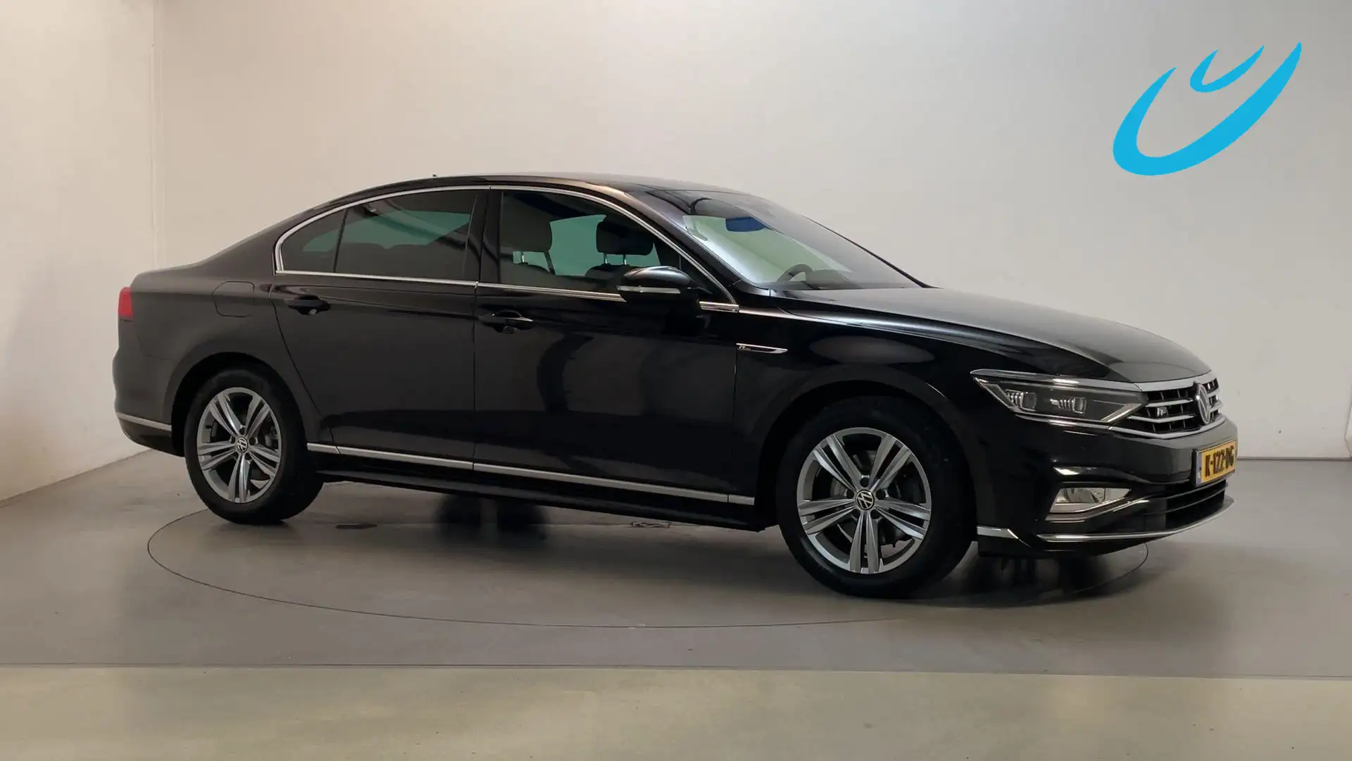 Volkswagen Passat 1.5 TSI 150pk DSG R-Line Business + Leder Virtual Noir - 1