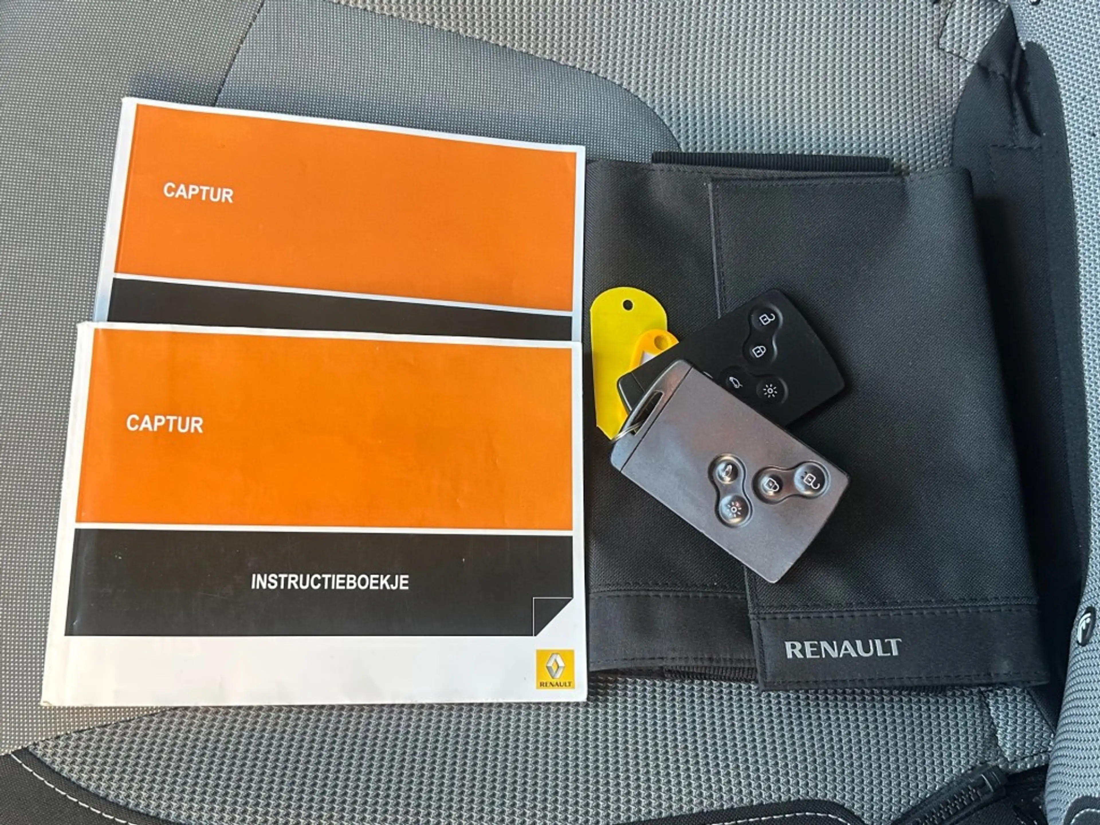 Renault Captur 1.2 DYNAMIC AutomaatNavi Camera Airco Trekhaak — photo 29