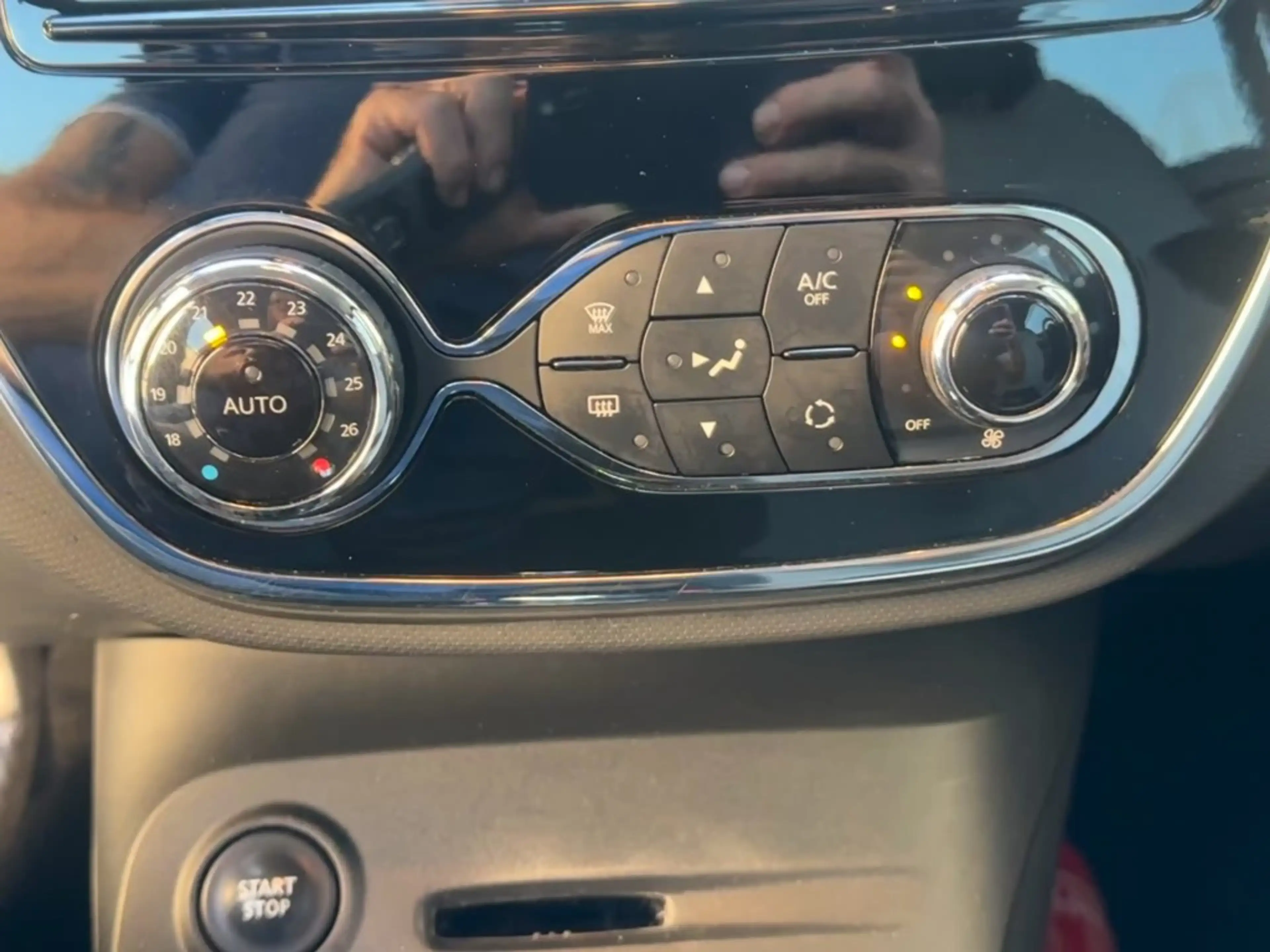 Renault Captur 1.2 DYNAMIC AutomaatNavi Camera Airco Trekhaak — photo 22
