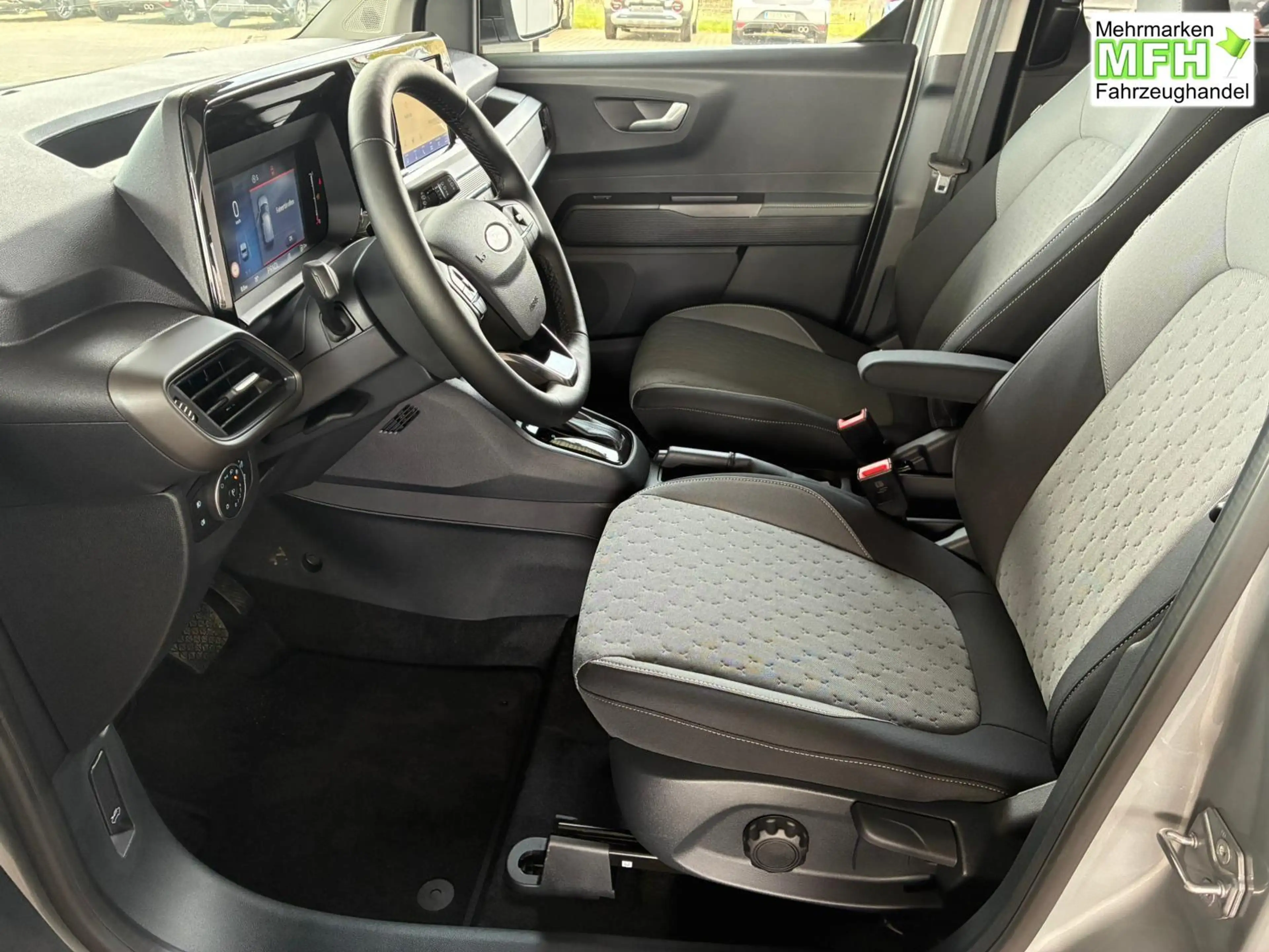 Ford Tourneo Courier Titanium 1.0 Ecoboost AT / PDC V.&H. m. Kamera ... — photo 7
