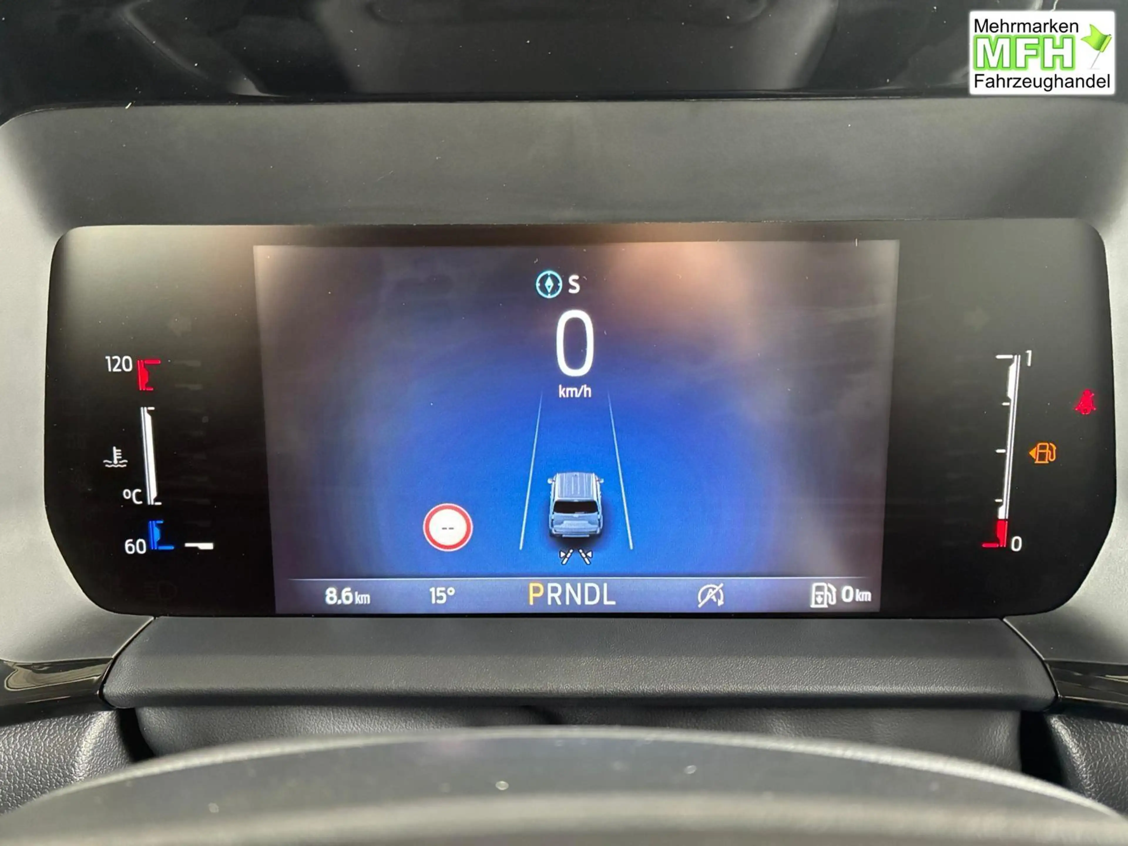 Ford Tourneo Courier Titanium 1.0 Ecoboost AT / PDC V.&H. m. Kamera ... — photo 11