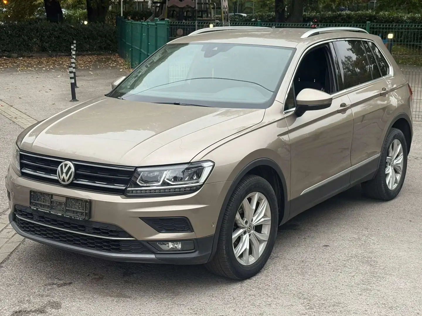 Volkswagen Tiguan 2.0 TDI 150 FAP BlueMotion Technology Carat 4Motio Grijs - 1