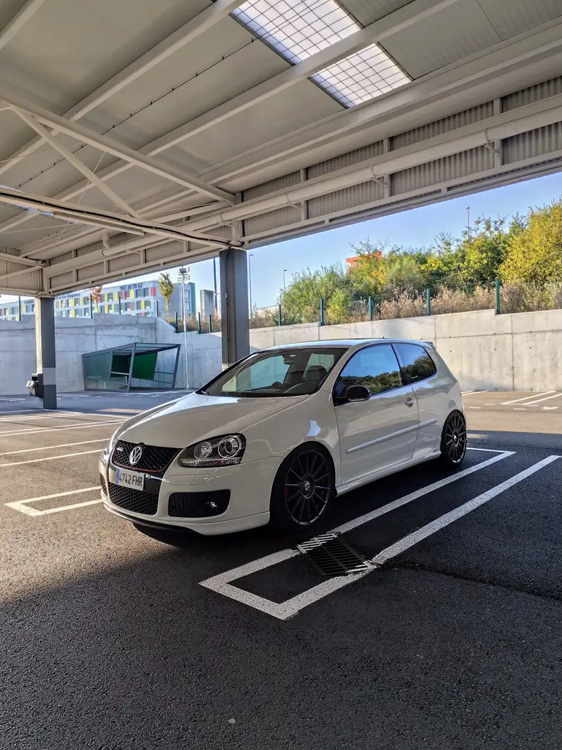 Volkswagen Golf GTI 2.0 TFSI DSG - 1
