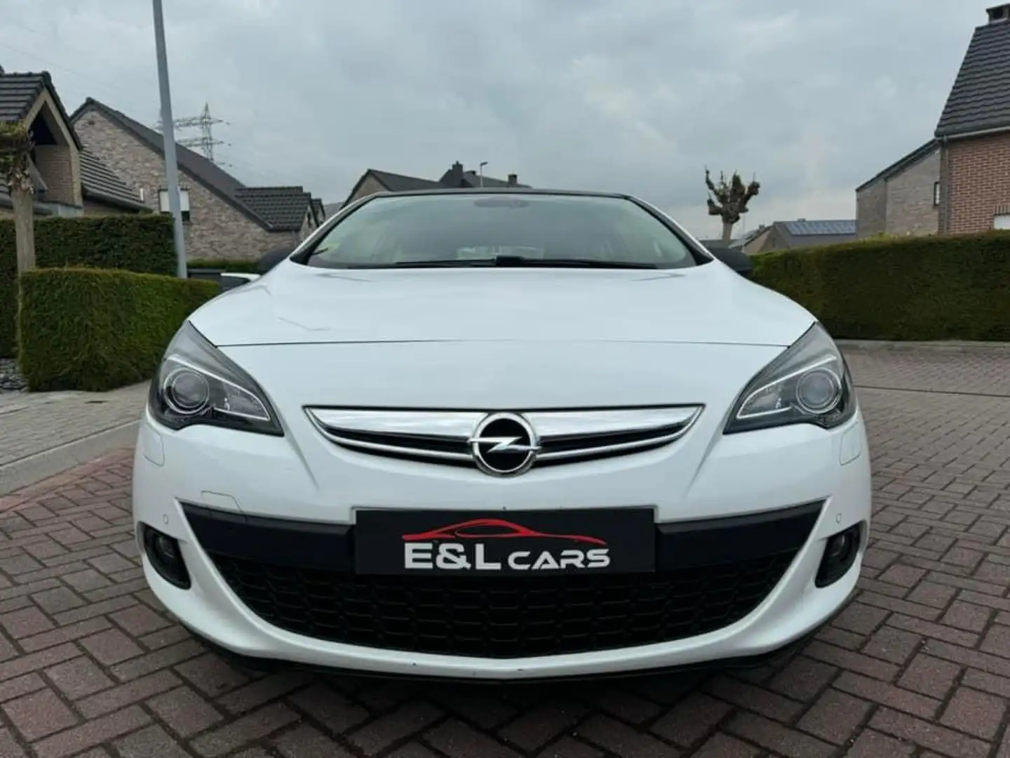 Opel Astra GTC **12 mois de garantie** Blanc - 2