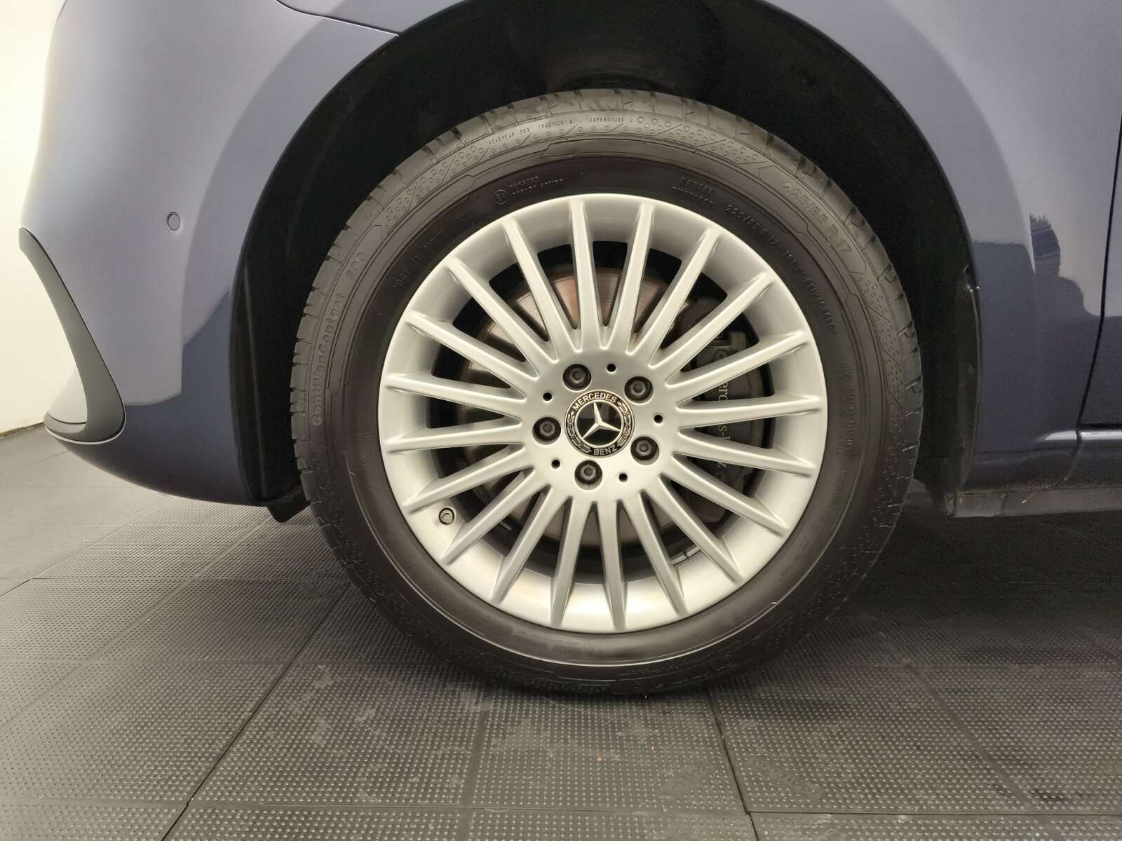 Mercedes-Benz V 220