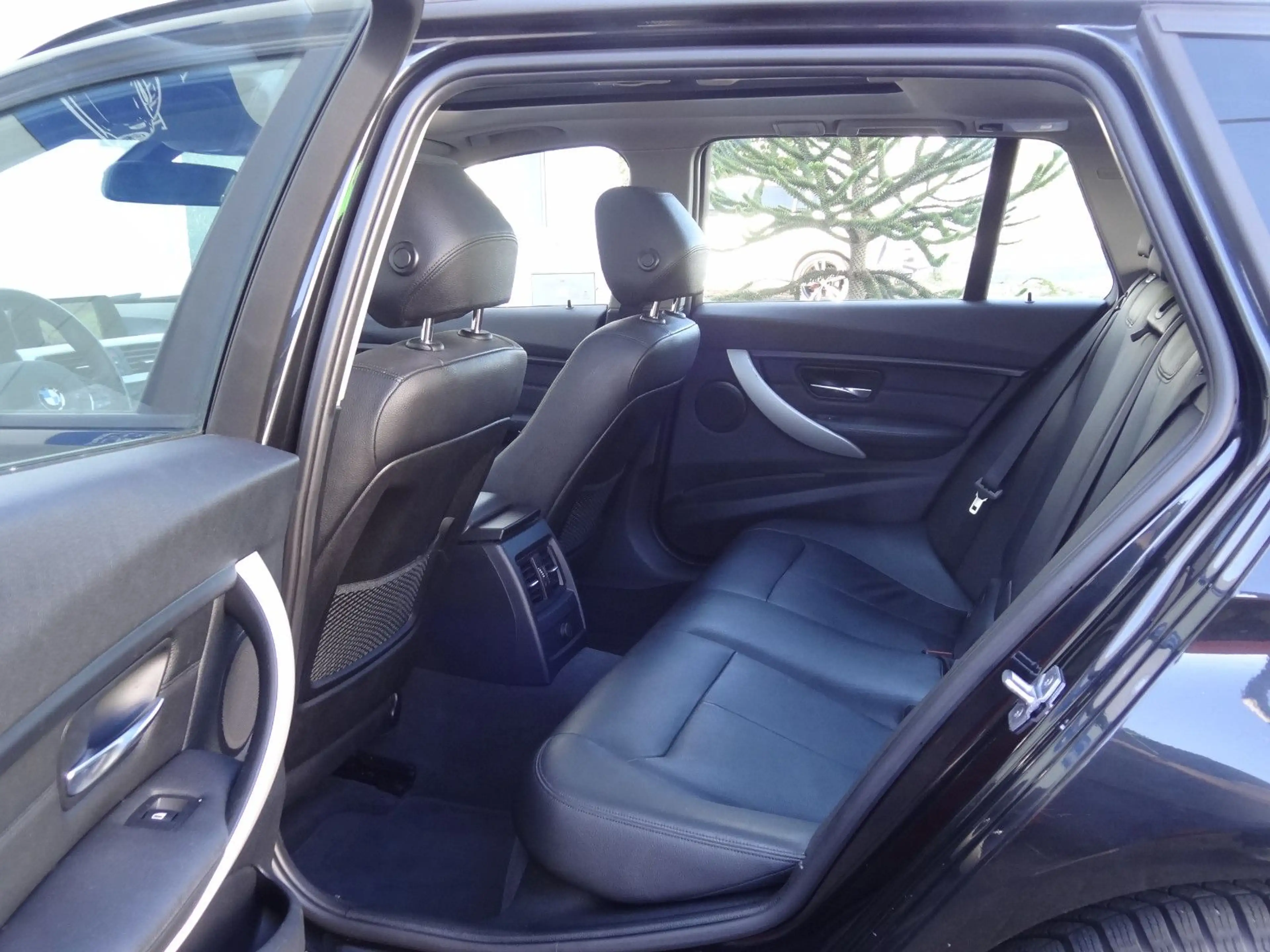 BMW 316 d Touring/Leder/Navi/Xenon/Panorama/ — photo 12