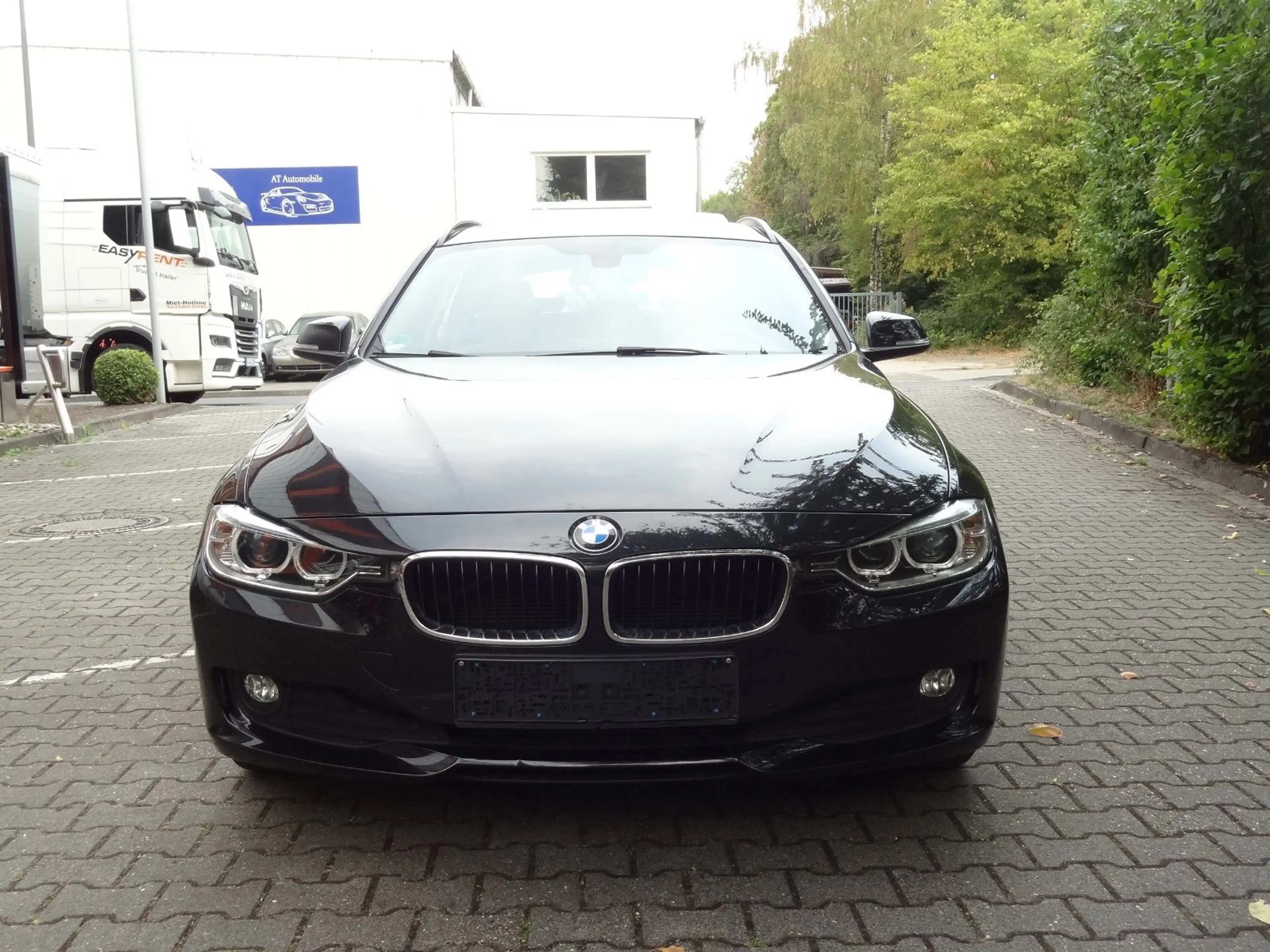 BMW 316 d Touring/Leder/Navi/Xenon/Panorama/ — photo 2