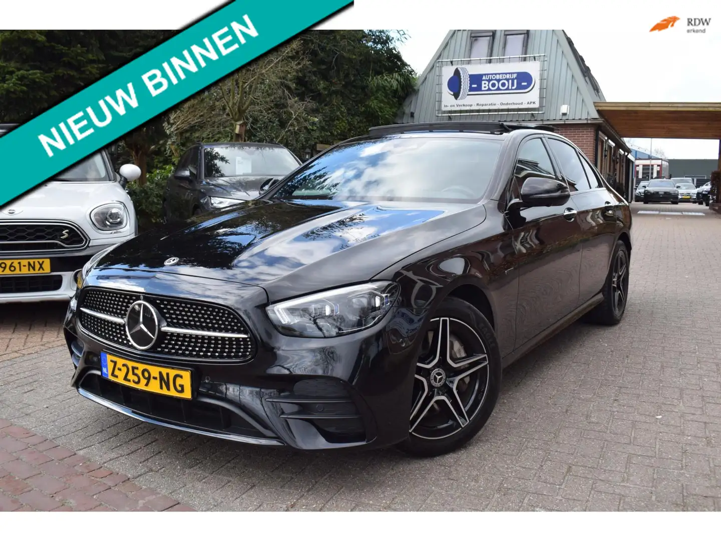 Mercedes-Benz E 300 e AMG Line PANO DAK/ADAP CRUISE/SFEERVERL/LEDER/MB Noir - 1