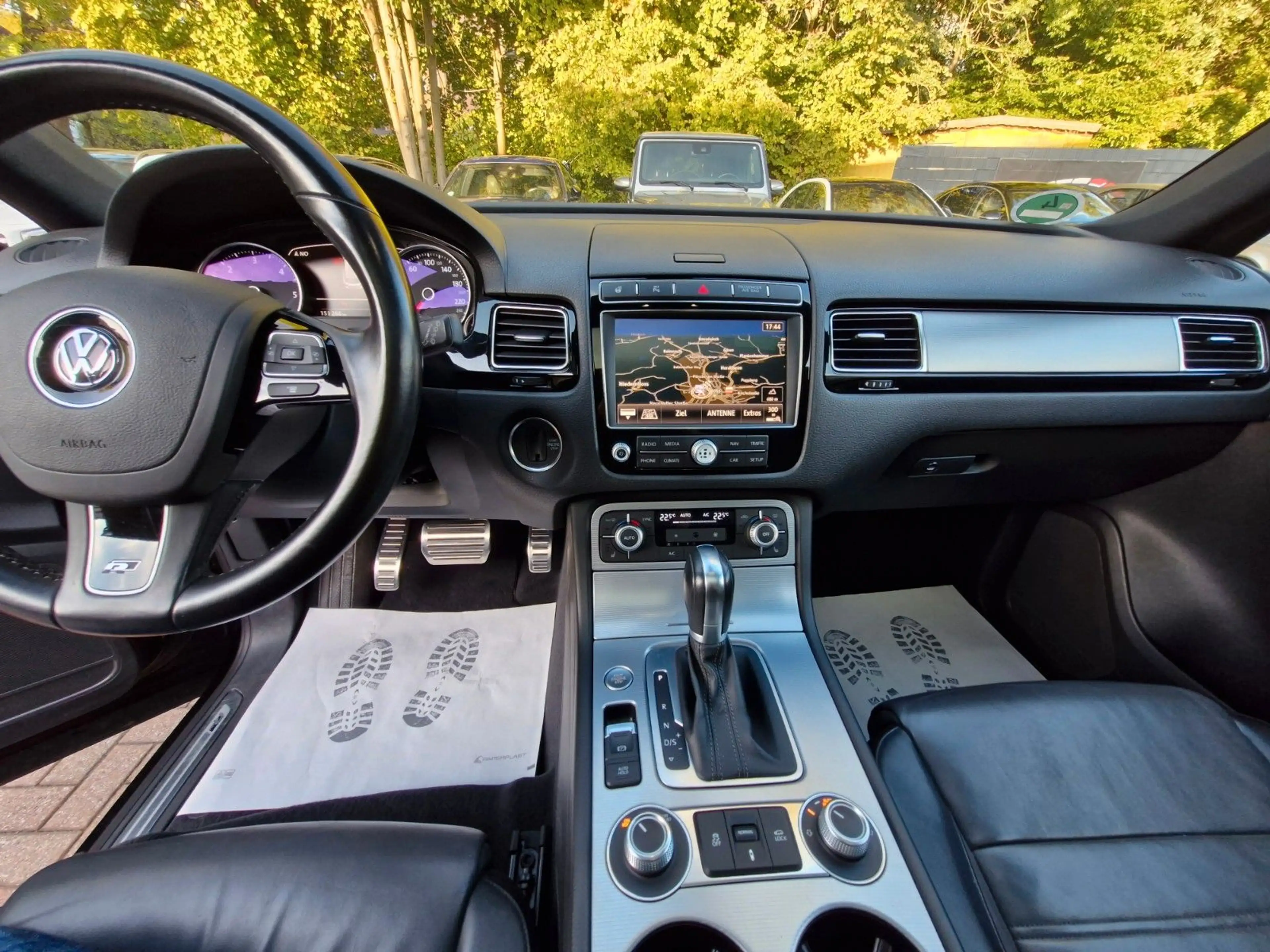 Volkswagen Touareg V8 TDI 4Motion ACC R-Line Standheizung — photo 11