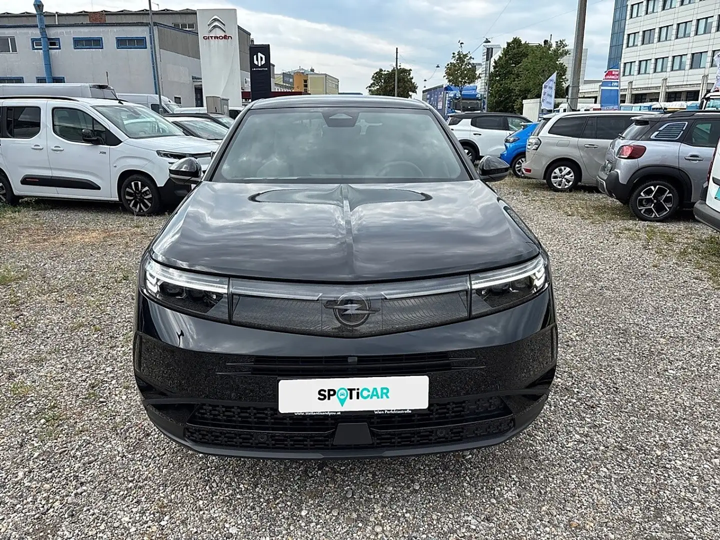 Opel Grandland GRANDLAND 1.2 MHEV Schwarz - 2