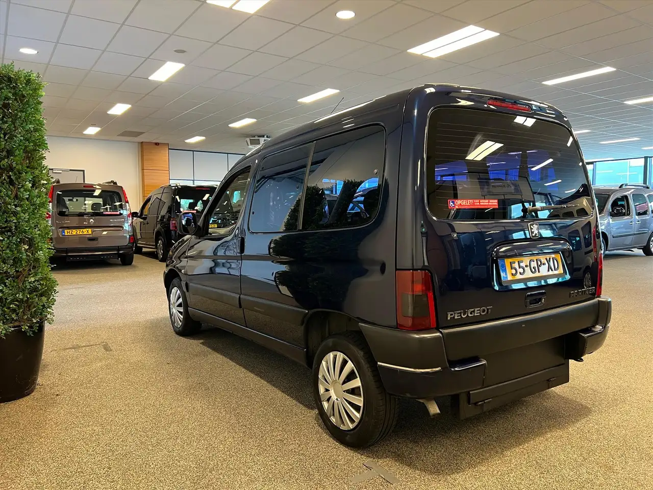 Peugeot Partner Rolstoelauto (airco) 3+1 rolstoel geschikt, foto 12