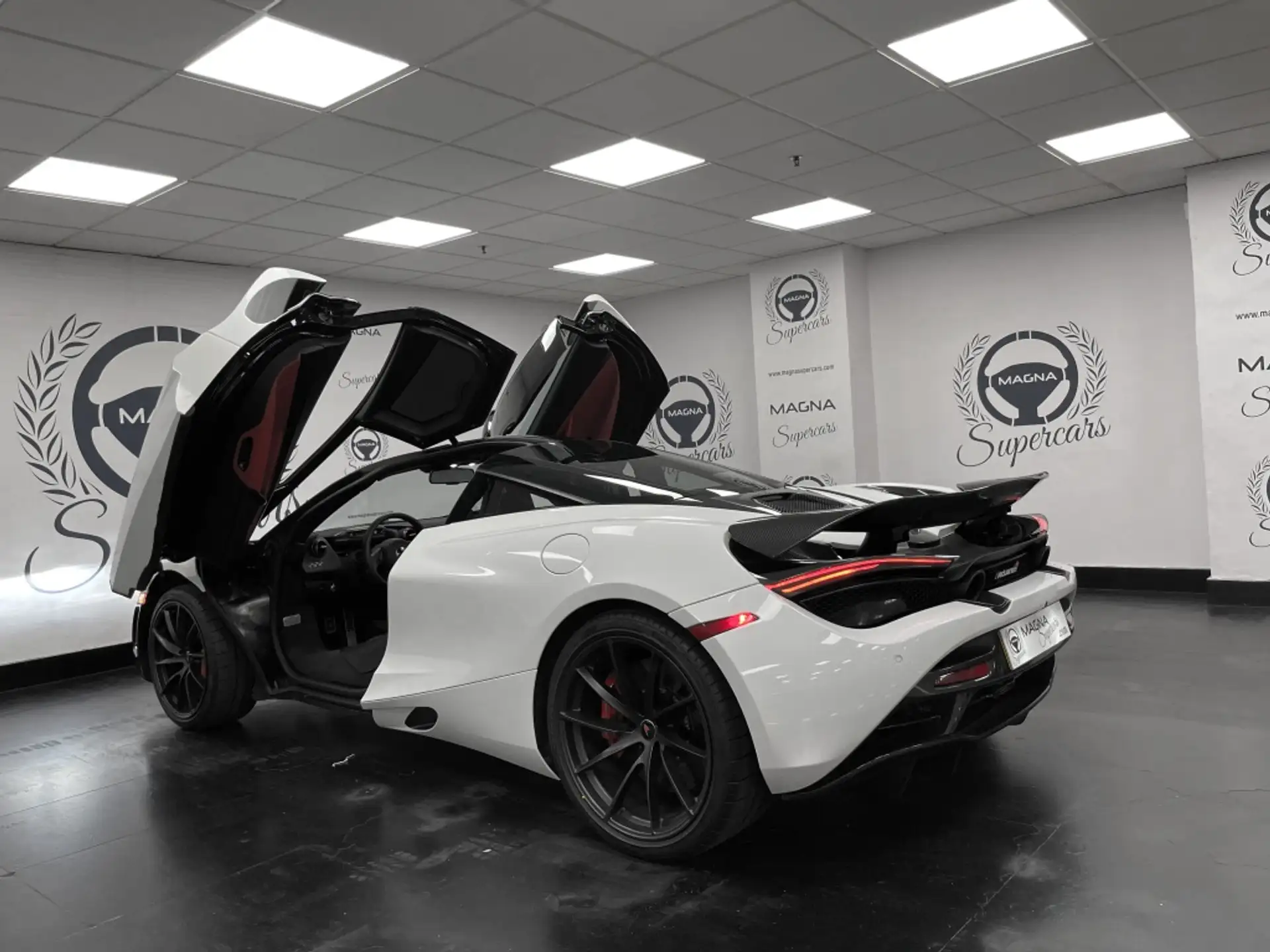 맥라렌 720S 720 Sport Coupe 2018 흰색 사진 3