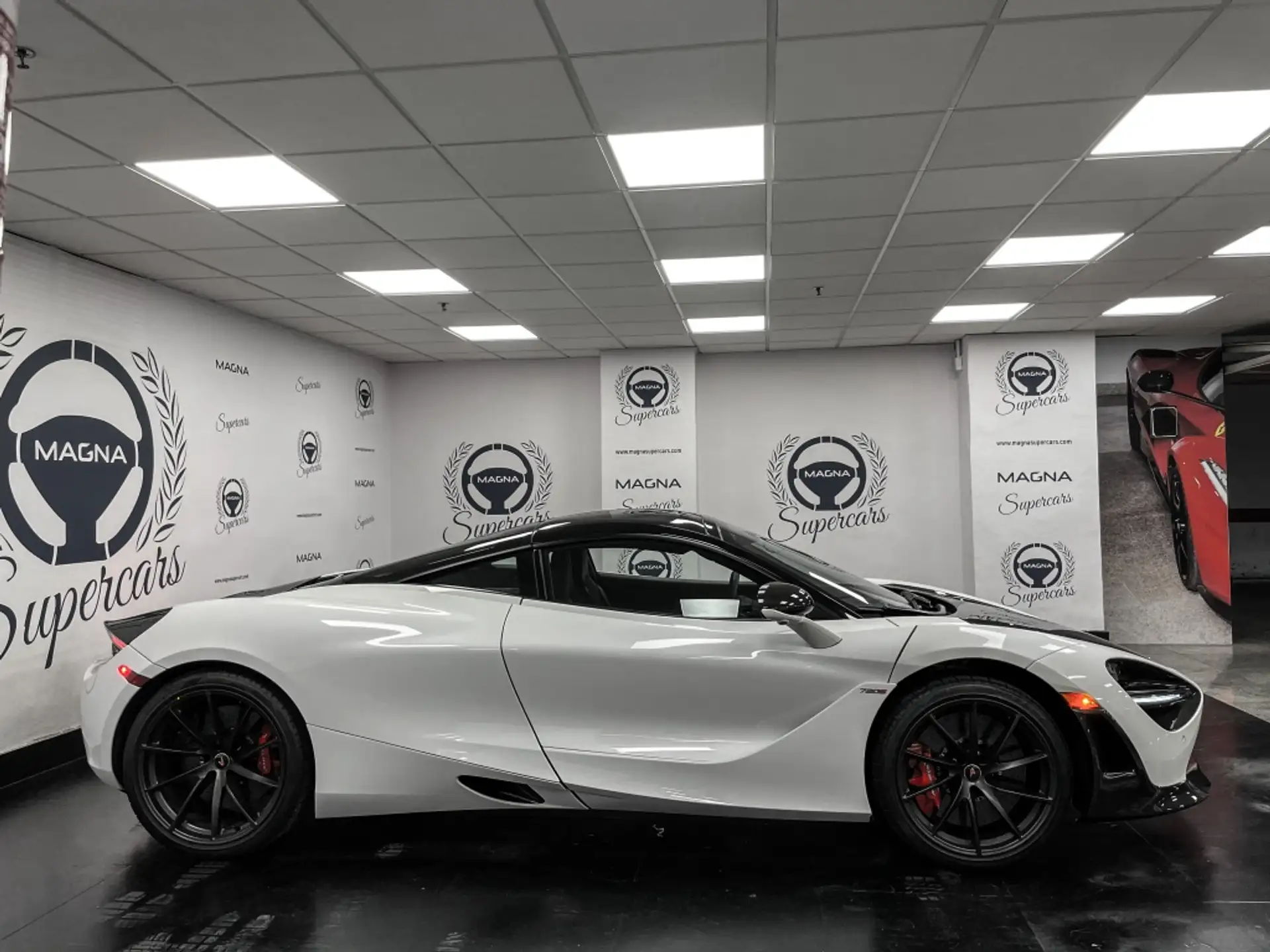 맥라렌 720S 720 Sport Coupe 2018 흰색 사진 2